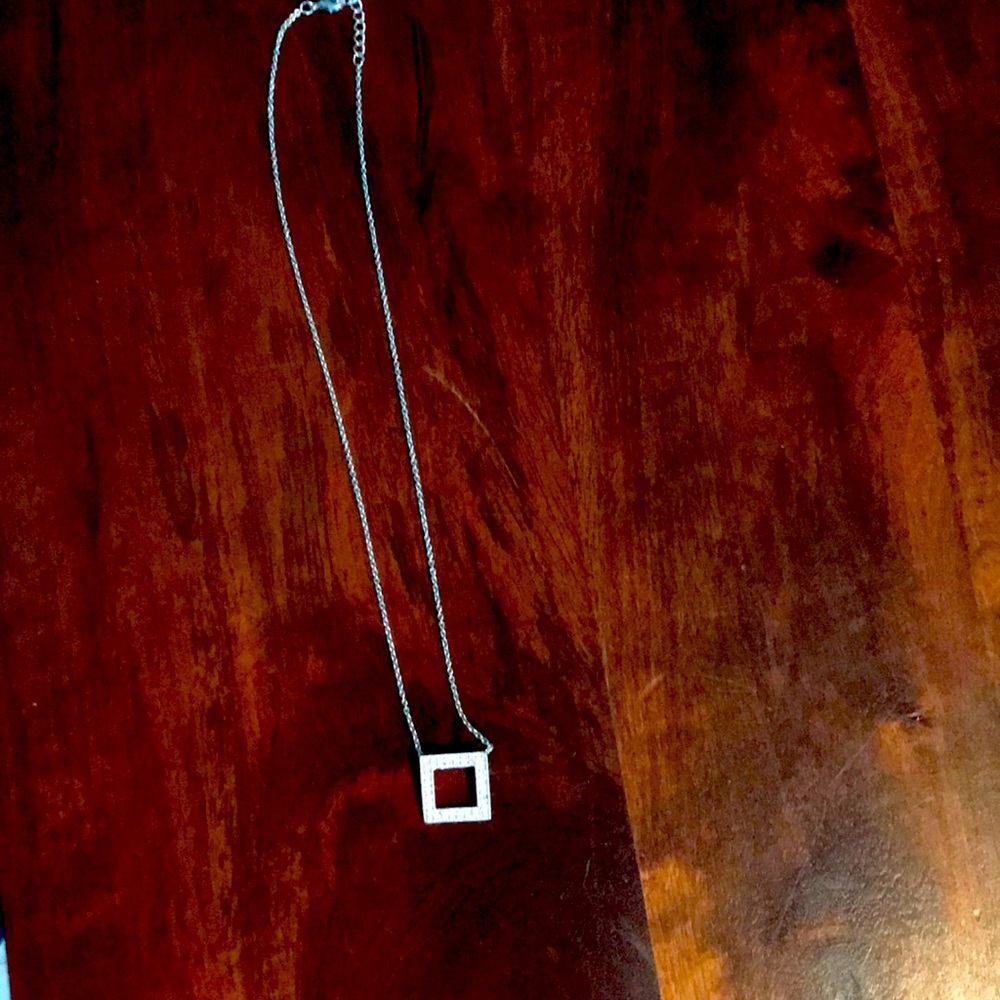 Crystal silver necklace.